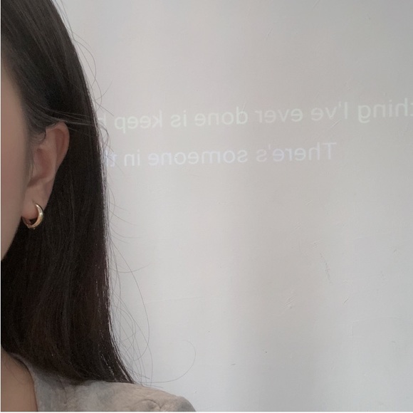 14K 💕Last one Gold Plated Circle Hoop Huggies - Picture 4 of 5